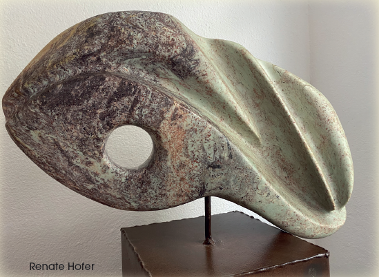 Steinskulptur von Renate Hofer