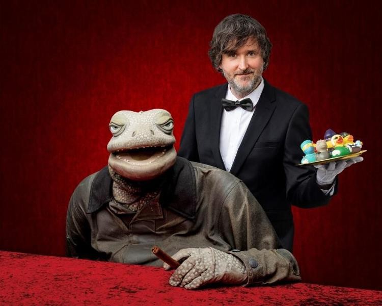 Michael Hatzius - Echsklusiv Michael Hatzius mit Echsenhandpuppe