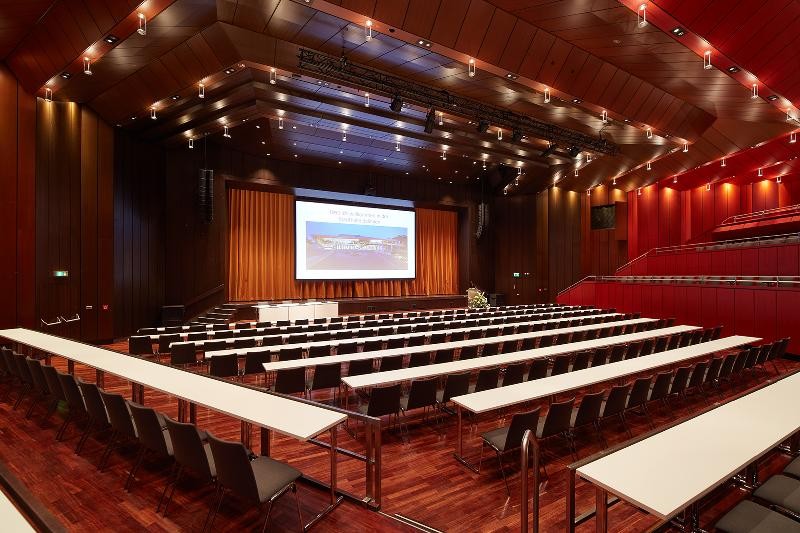 01-SHB_GrosserSaal_Parlament_017