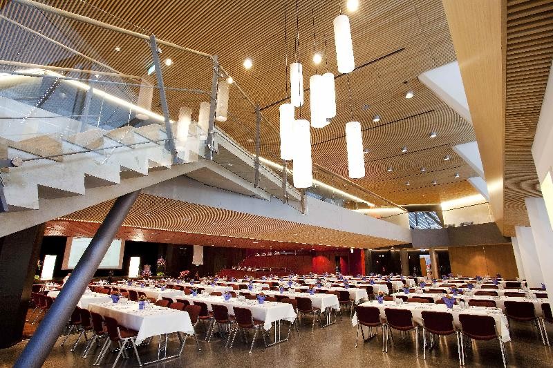 05-SHB_GrosserSaal_Bankett_045