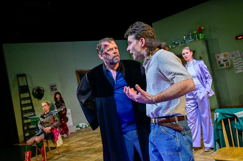 Szenenfoto Der zerbrochne Krug