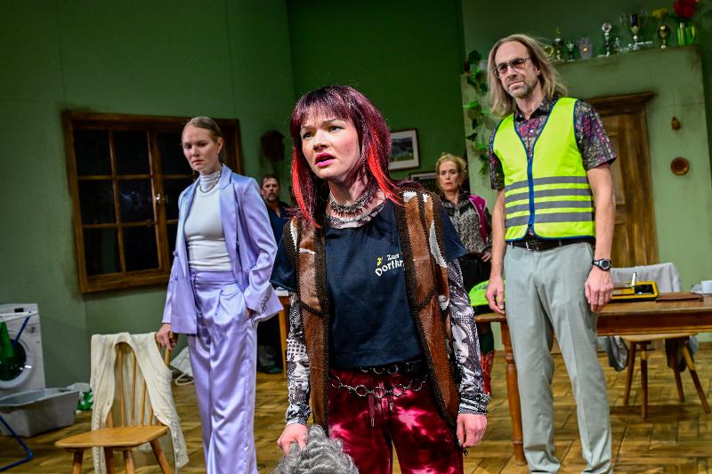 Szenenfoto Der zerbrochne Krug